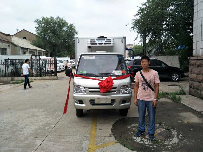 小型冷藏车